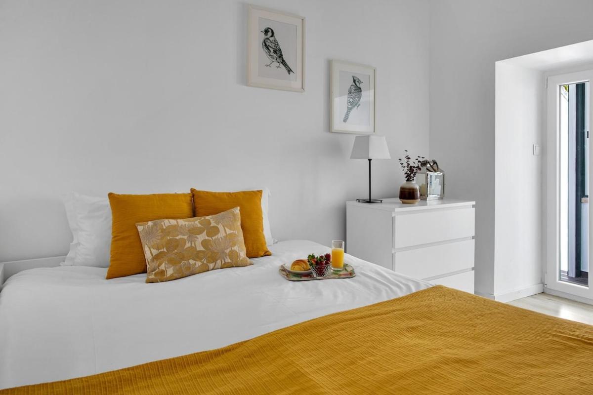 Modern 2 Bedroom Apartment In Estrela With Outside Terrace! Amazing For Families, Couples, Friends Lisboa Dış mekan fotoğraf