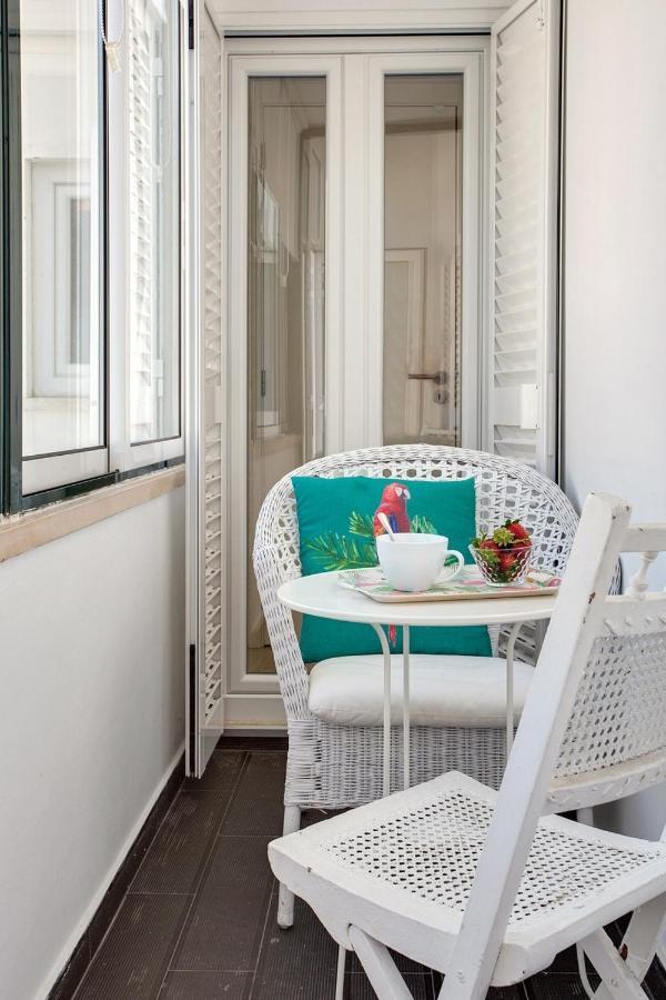 Modern 2 Bedroom Apartment In Estrela With Outside Terrace! Amazing For Families, Couples, Friends Lisboa Dış mekan fotoğraf
